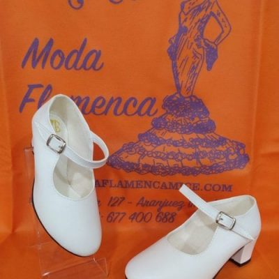 Zapato flamenca blanco.