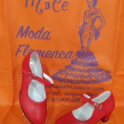 Zapato flamenca rojo.