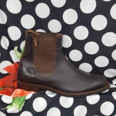 Bota campera corta.