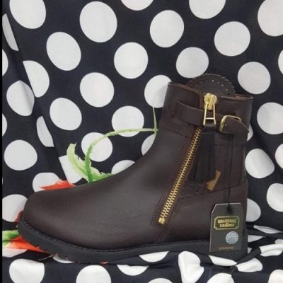 Bota caza corta.