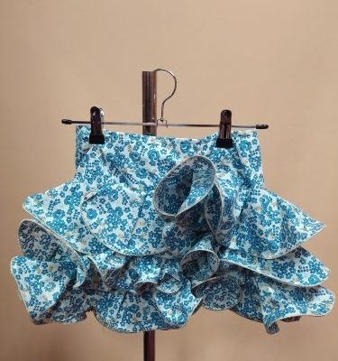 Falda flamenca niña corta Lolita - 6, Flor azul sobre blanco